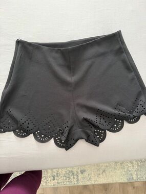 Women's Black Scallop-Hem Shorts